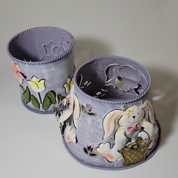 Charming Bunny Decorative Tealight/Candleholder With Tulips - Picture 3 of 12